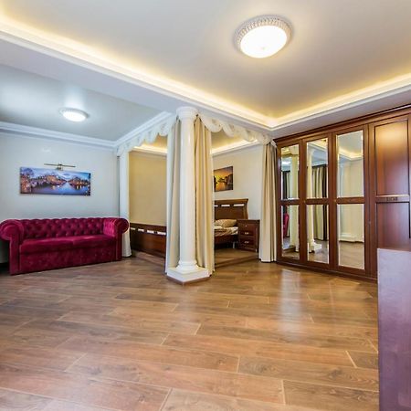 Шикарная Квартира Возле Костёла В Центре Kiev Bagian luar foto